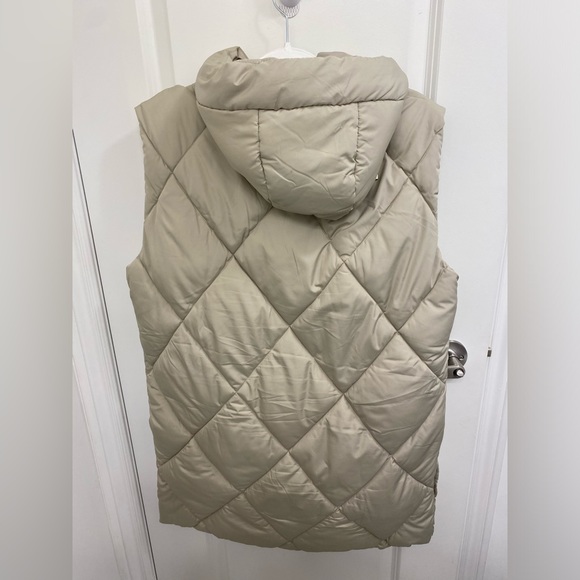 Primark Tan Puffer Vest - Picture 2 of 4